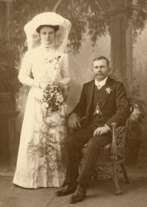 1012 Isabella Grace Brown 1907