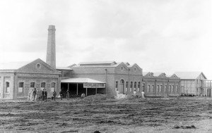 Queensland Cotton Company, East Ipswich, ca. 1898 - Image courtesy of Picture Ipswich