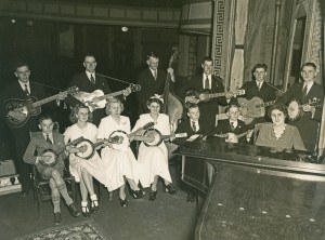 Teviotville Twelve playing at an Amateur Hour at the Wintergarden Theatre, Ipswich, 1949 (Image courtesy of Picture Ipswich)