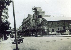Building the Ritz Theatre in Bell Street, Ipswich, 1940 (Image courtesy of Picture Ipswich)